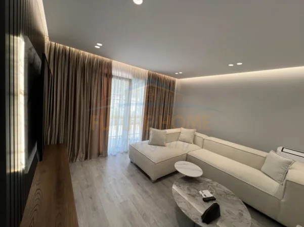 Tirane, jepet me qera apartament 2+1+Ballkon Kati 0, 130 m² 1.000 € (Ambasada turke)