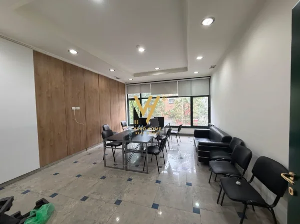 Tirane, jepet me qera ambjent biznesi Kati 0, 350 m² 6.000 € (SHESHI WILLSON)