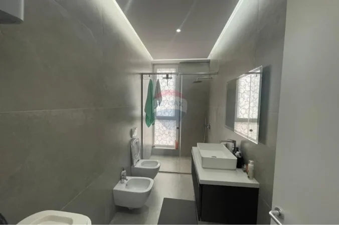 Tirane, shitet 3+1 , 150 m² 320.000 € (Bulevardi i Ri)