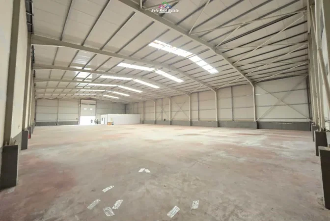 Tirane, jepet me qera magazine Kati 0, 1.200 m² 5.300 € (Vaqarr)