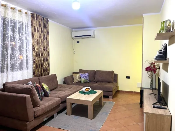 🏡JEPET  APARTAMENT 1+1  ME QERA TEK  STACIONI I TRENIT PAS FAKULTETIT TE SHKENCAVE TE NATYRES,  500 Mije lekee