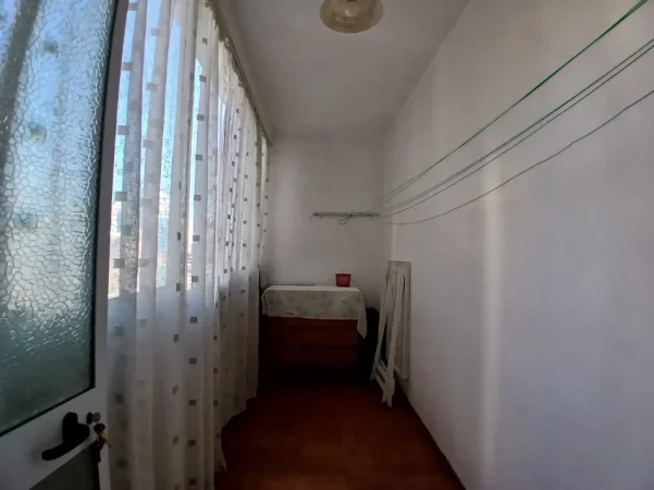 Tirane, jepet me qera apartament 1+1 Kati 2, 75 m² 500 €