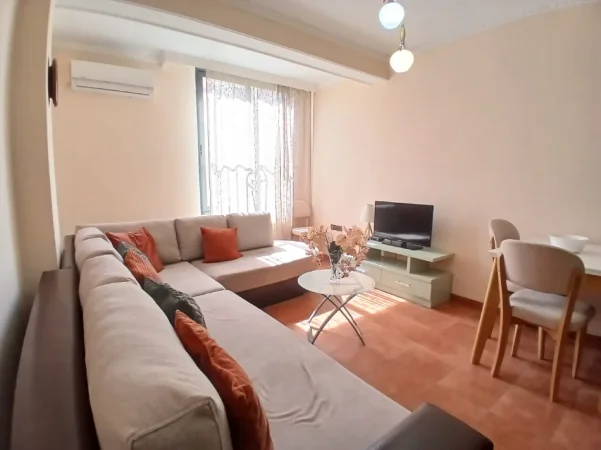 Tirane, jepet me qera apartament 1+1 Kati 2, 75 m² 500 €