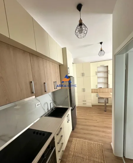 Tirane, jepet me qera apartament 1+1+Ballkon Kati 2, 65 m² 450 € 
