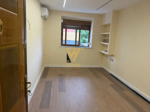 Tirane, shitet garsonier Kati 2, 27 m² 78.000 € (RRUGA E ELBASANIT)