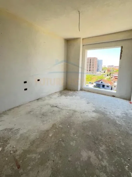 Tirane, shes apartament 3+1+Ballkon Kati 4, 131 m² 210.000 € (Kinoblock)