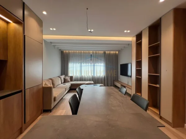 Tirane, jepet me qera apartament 2+1+Ballkon Kati 5, 137 m² 1.200 € (Rruga e Elbasanit)
