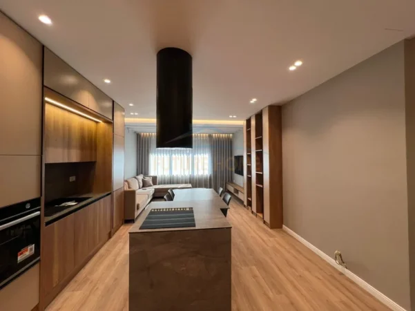 Tirane, jepet me qera apartament 2+1+Ballkon Kati 5, 137 m² 1.200 € (Rruga e Elbasanit)