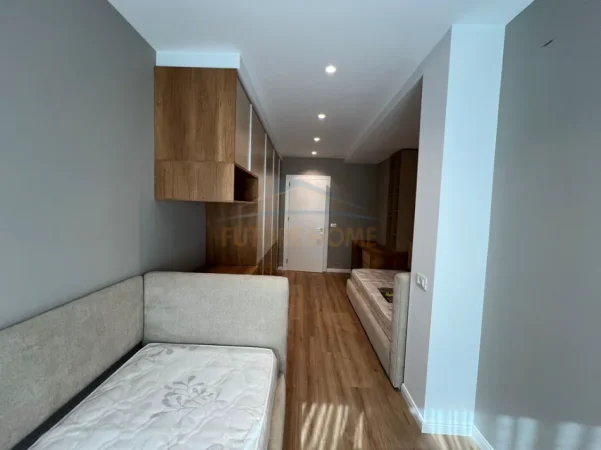 Tirane, jepet me qera apartament 2+1+Ballkon Kati 5, 137 m² 1.200 € (Rruga e Elbasanit)