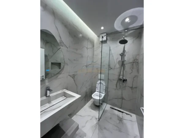 Tirane, jepet me qera apartament 2+1+Ballkon Kati 5, 137 m² 1.200 € (Rruga e Elbasanit)