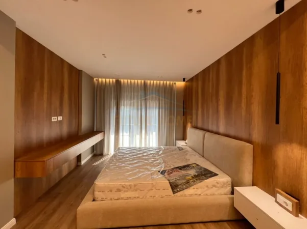 Tirane, jepet me qera apartament 2+1+Ballkon Kati 5, 137 m² 1.200 € (Rruga e Elbasanit)