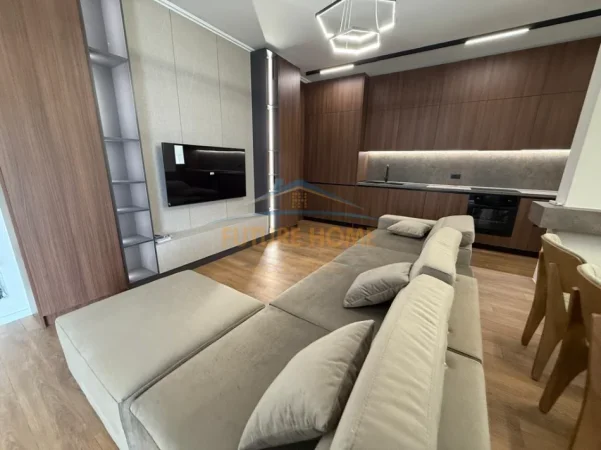 Tirane, jepet me qera Vile 3 Katshe , 365 m² 5.000 € (Mjull-Bathore)