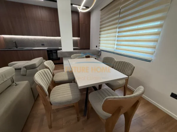 Tirane, jepet me qera Vile 3 Katshe , 365 m² 5.000 € (Mjull-Bathore)