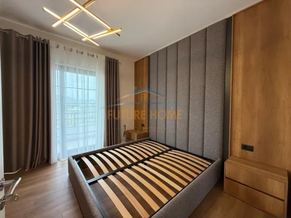 Tirane, jepet me qera Vile 3 Katshe , 365 m² 5.000 € (Mjull-Bathore)