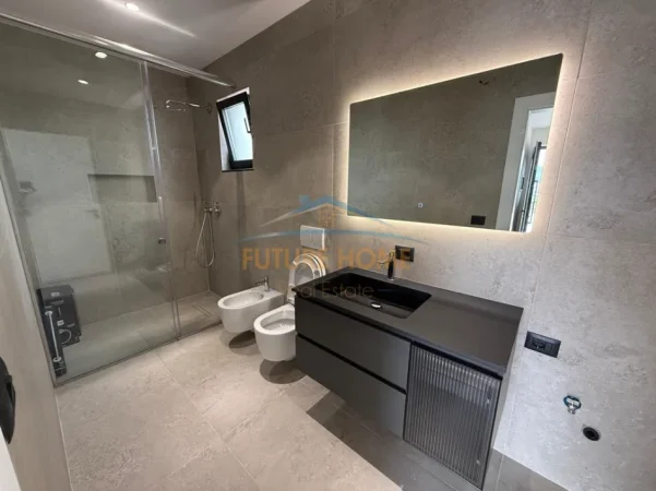 Tirane, jepet me qera Vile 3 Katshe , 365 m² 5.000 € (Mjull-Bathore)