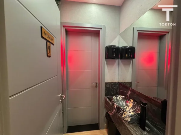 Shitet bar-kafe Kati 0, 128 m² 720.000 €
