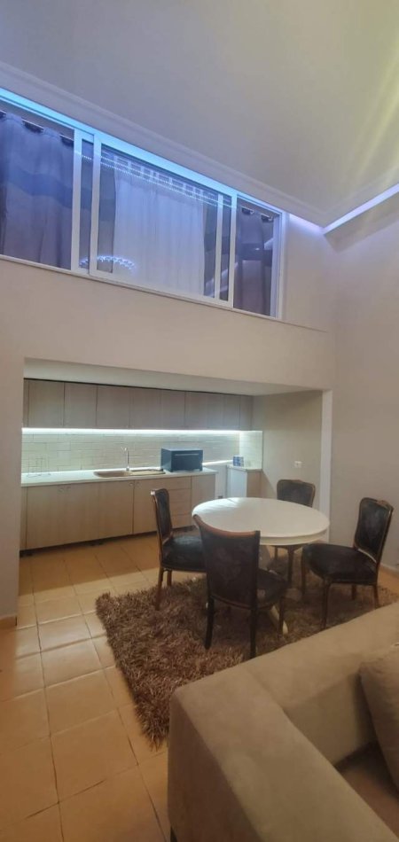 Tirane, jepet me qera apartament duplex 2+1+BLK Kati 2, 146 m² 600 Euro (Rruga Misto Mame)