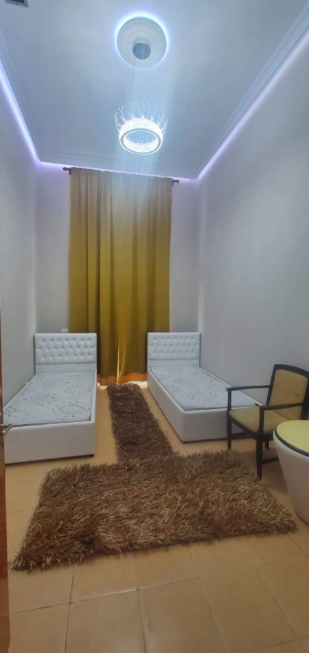 Tirane, jepet me qera apartament duplex 2+1+BLK Kati 2, 146 m² 600 Euro (Rruga Misto Mame)