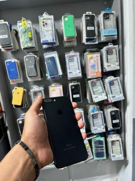 Vlore, shes Smartphone Iphone 8 plus Black 180 Euro