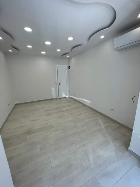 Tirane, JEPET AMBIENT ME QERA  Kati 0, 25 m² 550 Euro (MYSLYM SHYRI)