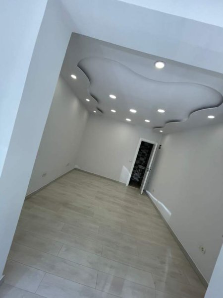 Tirane, JEPET AMBIENT ME QERA  Kati 0, 25 m² 550 Euro (MYSLYM SHYRI)