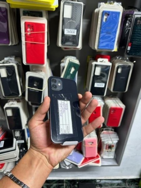 Vlore, shes Smartphone Iphone 12 Super Gjendje 400 Euro