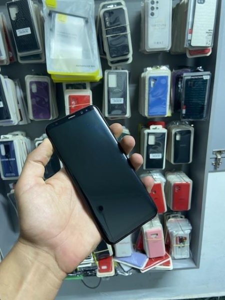 Vlore, shes Smartphone Samsung S8 Plus 160 Euro