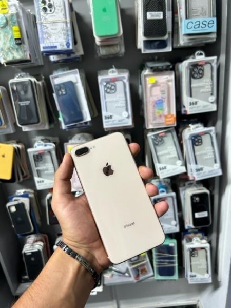 Vlore, shes Smartphone Iphone 8 Plus Gold 180 Euro