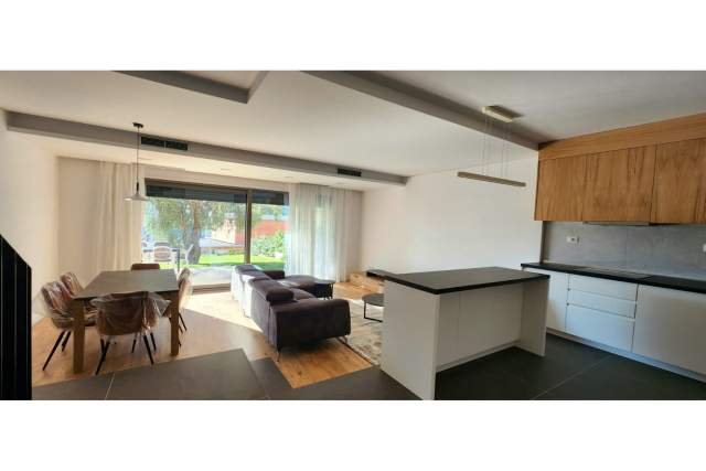 Tirane, jepet me qera Vile 2 Katshe Kati 2, 202 m² 2.000 Euro (Tegu,  Tiranë,  Shqipëri)