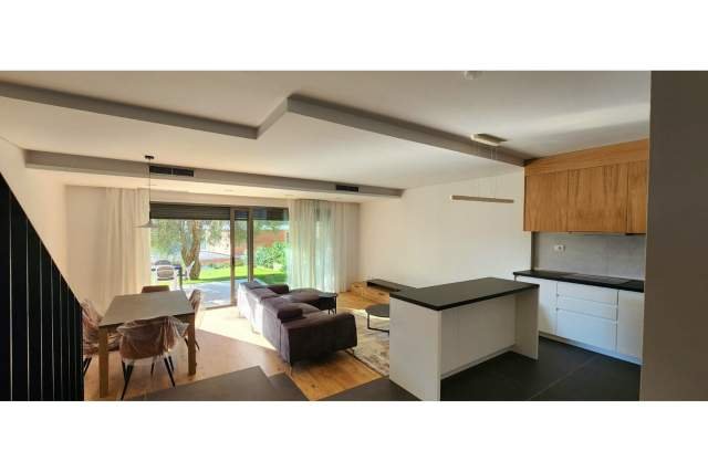 Tirane, jepet me qera Vile 2 Katshe Kati 2, 202 m² 2.000 Euro (Tegu,  Tiranë,  Shqipëri)