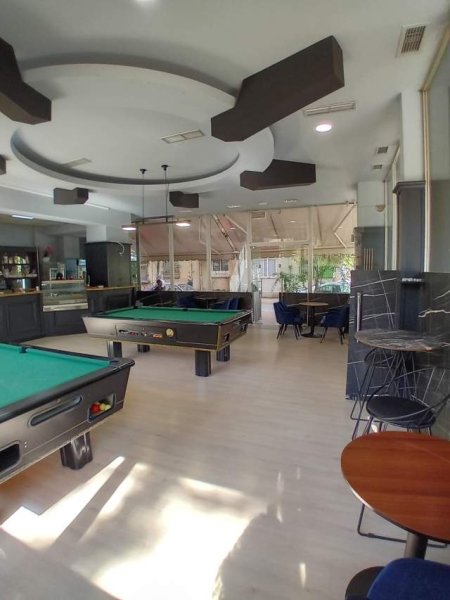 Tirane, jepet me qera ambjent biznesi Kati 0, 200 m² 1.000 Euro (Perball Kompleksit Delijorgji)