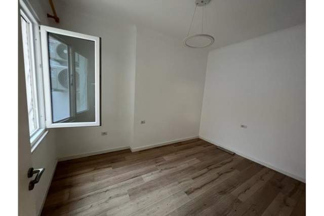 Tirane, shitet apartament Kati 1, 96 m² 189.000 Euro (Kopshti Zoologjik,  Tiranë,  Shqipëri)