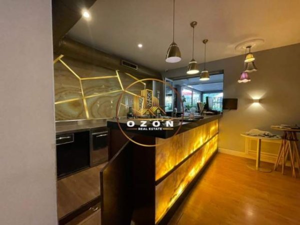 Tirane, jepet me qera lokal Kati 0, 269 m² 2.000 Euro (21 DHJETORI)