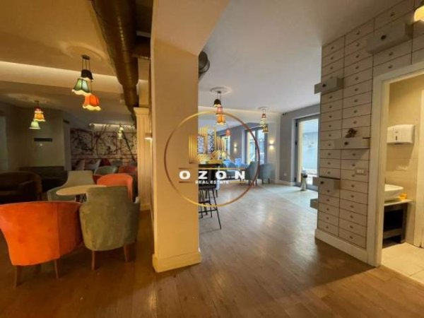 Tirane, jepet me qera lokal Kati 0, 269 m² 2.000 Euro (21 DHJETORI)