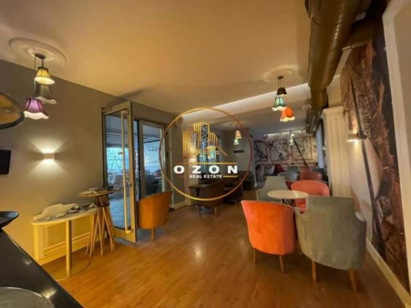 Tirane, jepet me qera lokal Kati 0, 269 m² 2.000 Euro (21 DHJETORI)