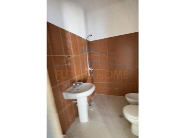 Tirane, shitet apartament Kati 8, 62 m² 39.000 Euro (BESIM ALLA)