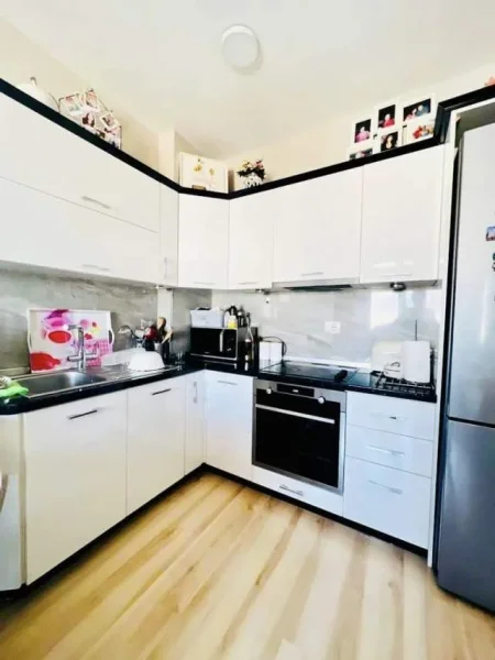 Tirane, shes apartament 1+1 61 m² 138.000 Euro (Komuna e Parisit,)