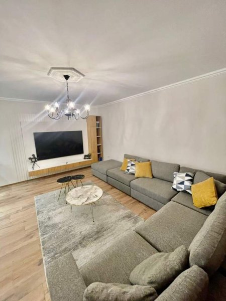 Tirane, jepet me qera apartament 2+1 90 m² 800 Euro (Myslym Shyri , prane Bar Santes)