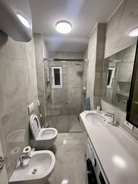 Tirane, jepet me qera apartament 2+1 90 m² 800 Euro (Myslym Shyri , prane Bar Santes)