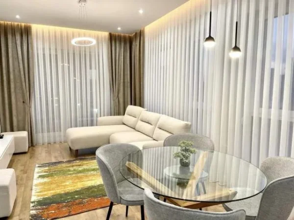 Tirane, shitet apartament 2+1 90 m² 219.000 Euro (21 Dhjetori ,Kompleksi Kontakt)