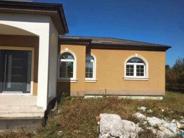 Pogradec, shitet Vile 1 Katshe Kati 1, 1.000 m² 180.000 Euro (Pogradec)