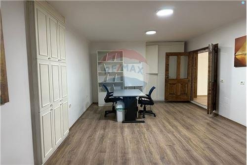 Tirane, jepet me qera ambjent biznesi Kati 1, 290 m² 3.000 Euro (Tregu Elektrik)