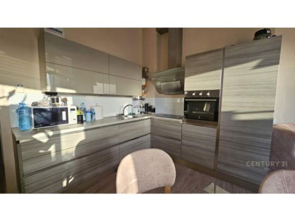 Shitet Apartament 2+1 tek Kompleksi Magnet Tirana / 210,000€