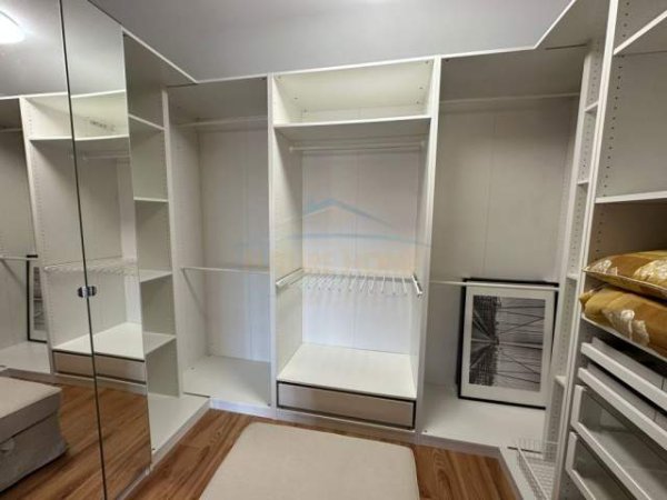 Tirane, jepet me qera apartament duplex 3+1 Kati 2, 184 m² 1.650 Euro (Kodra e Diellit)