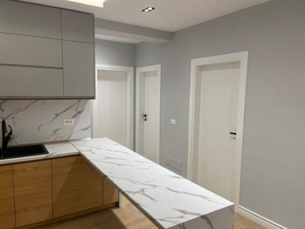 Tirane, jepet me qera apartament 2+1+BLK Kati 6, 95 m² 750 Euro (ish fusha e aviacionit)