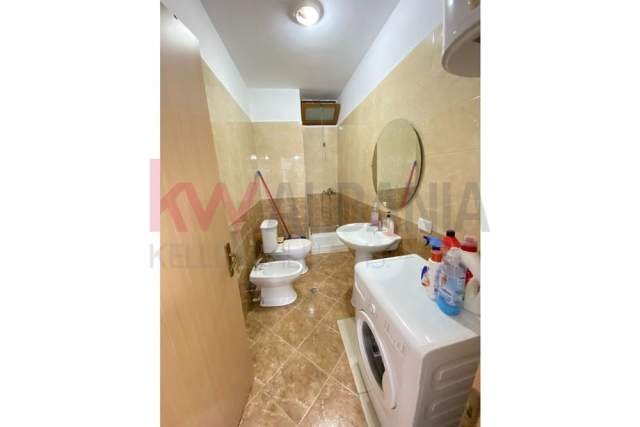 Tirane, apartament 2+1 Kati 3, 88 m² 100.000 Euro (Yzberisht)