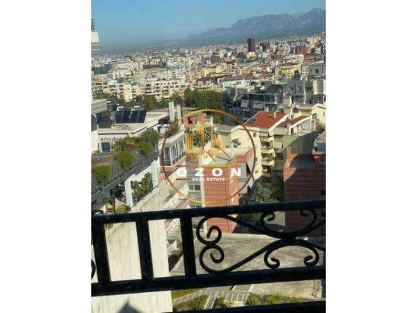 Tirane, jepet me qera apartament 2+1+A+BLK Kati 2, 140 m² 800 Euro (KOPSHTI BOTANIK)