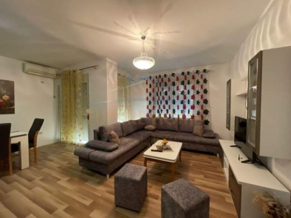 Tirane, shitet apartament 2+1 Kati 1, 120 m² 170.000 Euro (Liqeni i Thatë)