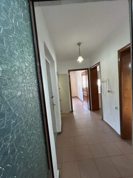Tirane, shitet apartament 2+1 Kati 4, 63 m² 115.000 Euro (RRuga Durrsit)