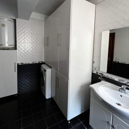 Tirane, jepet me qera apartament 3+1 Kati 3, 130 m² 700 Euro (mozaiku i tiranes)
